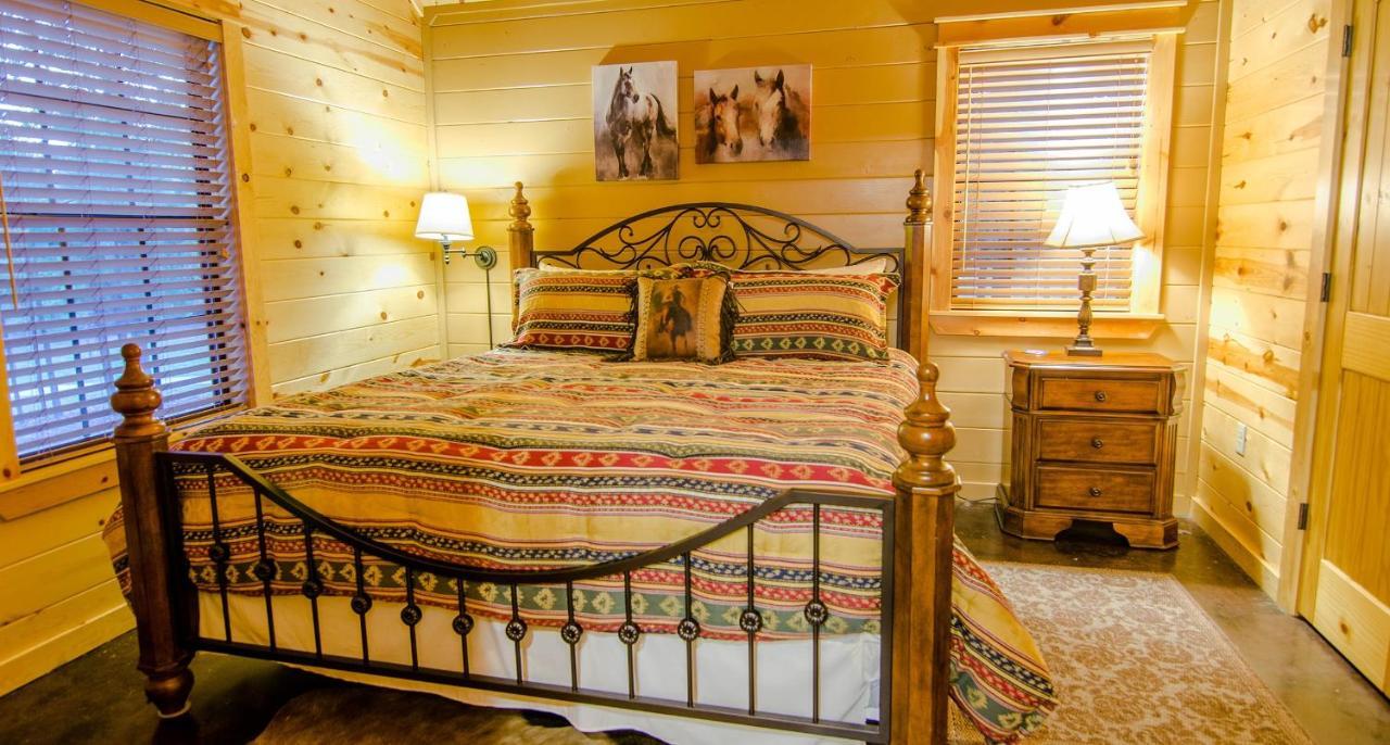 Shine On Harvest Moon W Bbq Villa Broken Bow Exterior foto
